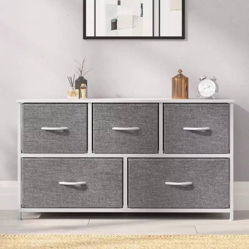 Commode de rangement à 5 tiroirs avec cadre en fonte, plateau en bois et tiroirs en tissu