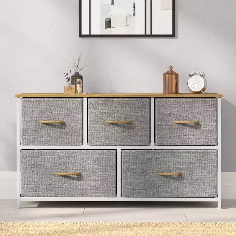 Commode de rangement à 5 tiroirs avec cadre en fonte, plateau en bois et tiroirs en tissu