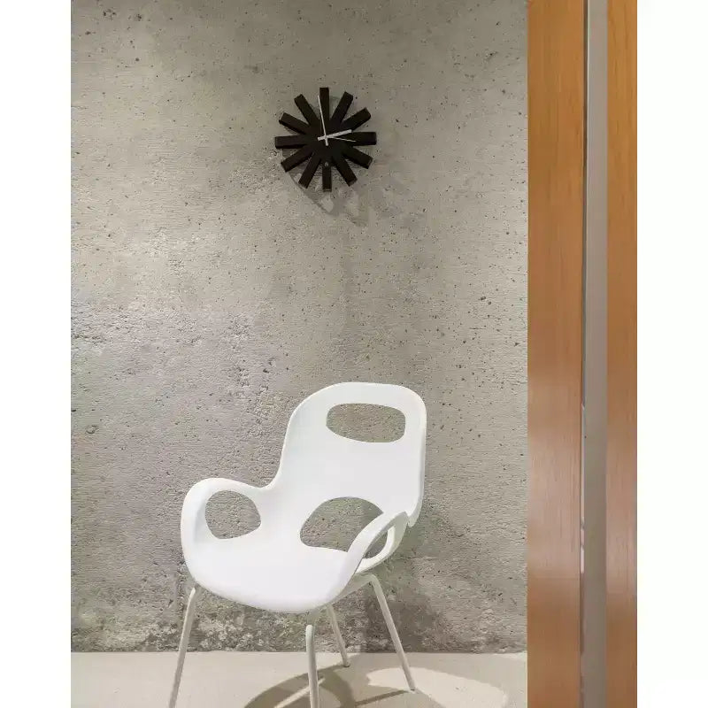 Chaise de salle à manger empilable à dossier incurvé