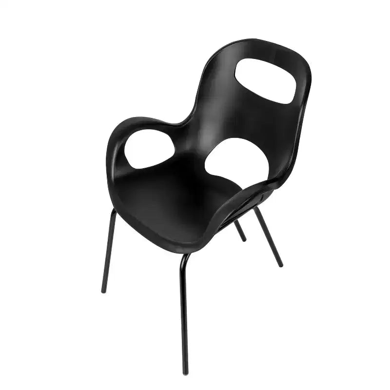 Chaise de salle à manger empilable à dossier incurvé