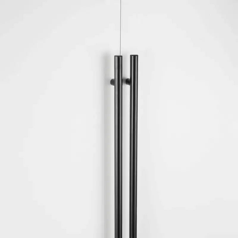Armoire 2 portes 4 étagères