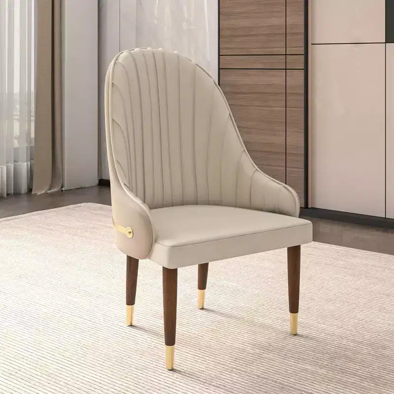 Chaise de salle à manger à dossier haut, en cuir végétalien avec dossier ondulé et accents dorés