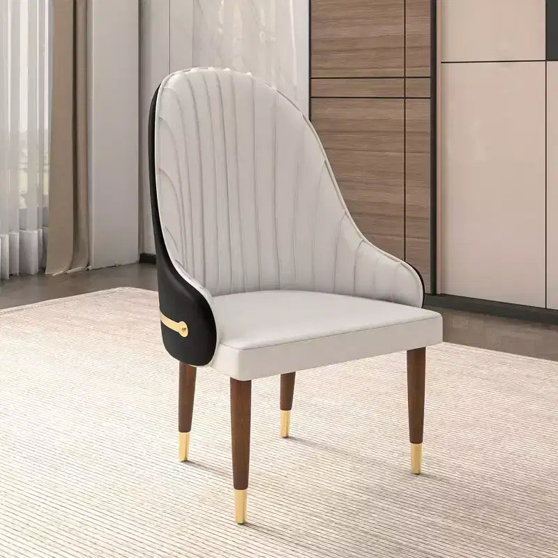 Chaise de salle à manger à dossier haut, en cuir végétalien avec dossier ondulé et accents dorés