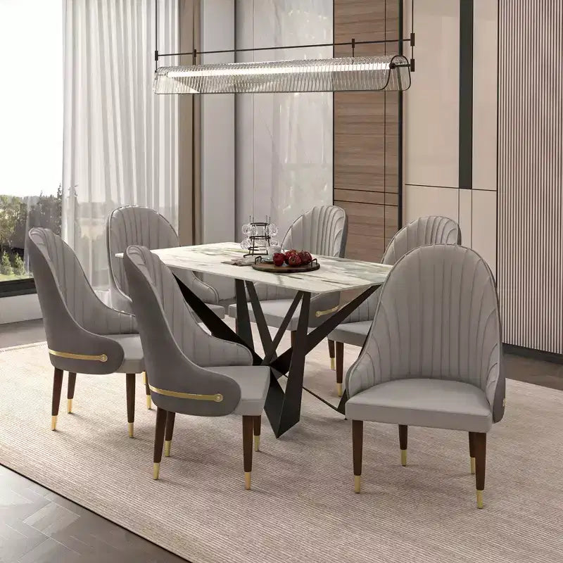 Chaise de salle à manger à dossier haut, en cuir végétalien avec dossier ondulé et accents dorés